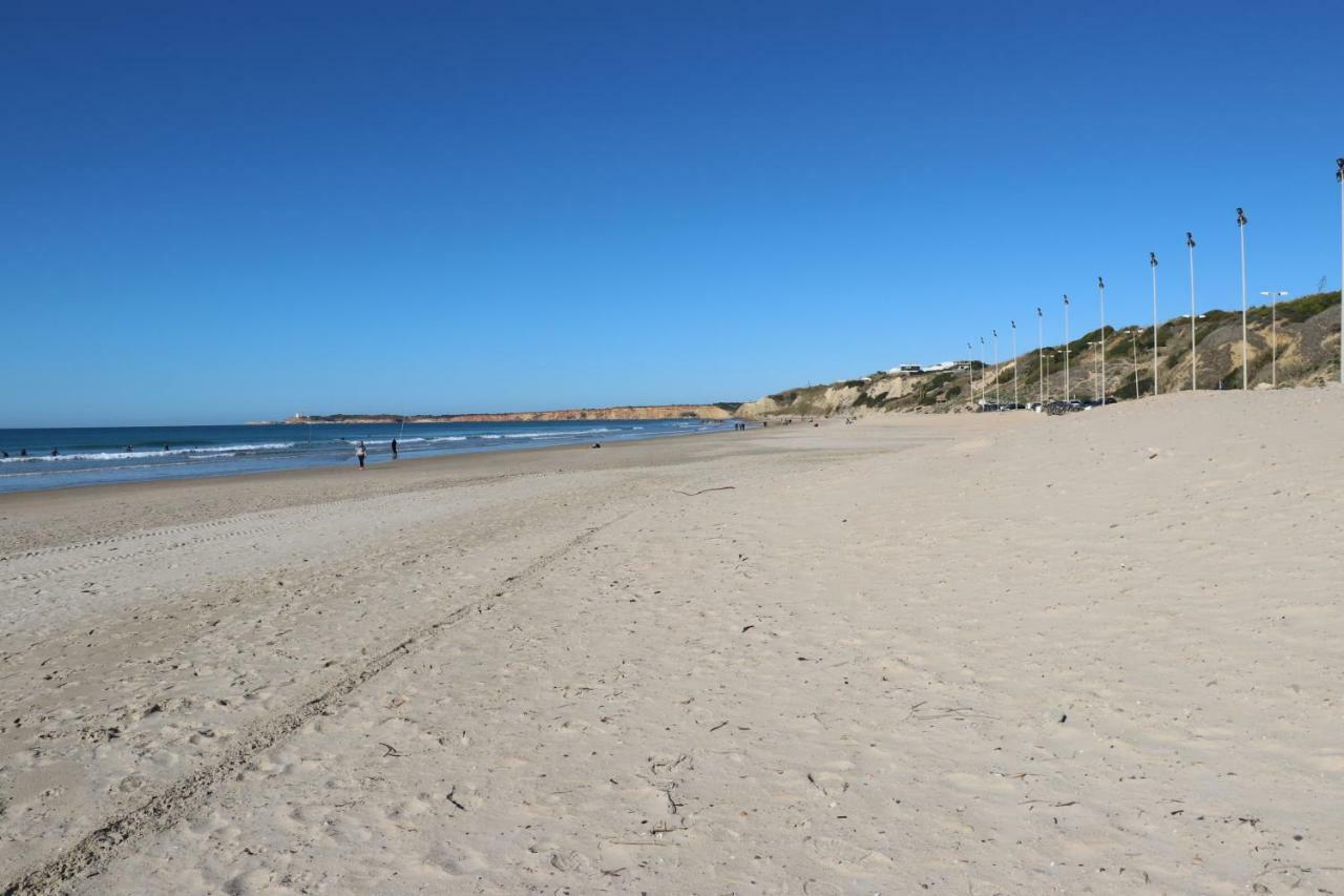 Cerca De La Playa *